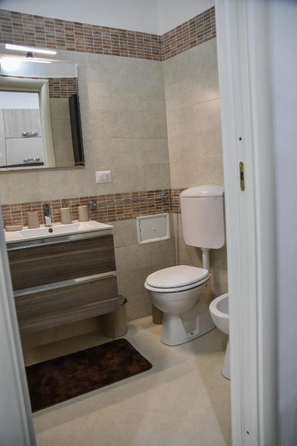 Casa Dell Arco Apartment Bari Luaran gambar
