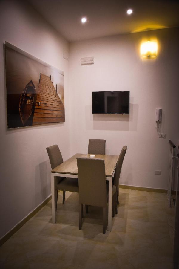 Casa Dell Arco Apartment Bari Luaran gambar