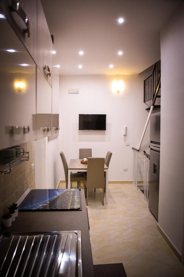 Casa Dell Arco Apartment Bari Luaran gambar